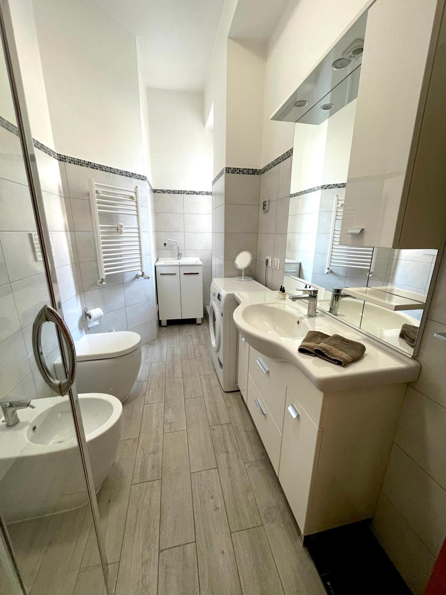 Lucens Domus Appartamento Roma Quartiere Trieste - Vicino Metro B1 - ภายนอก รูปภาพ