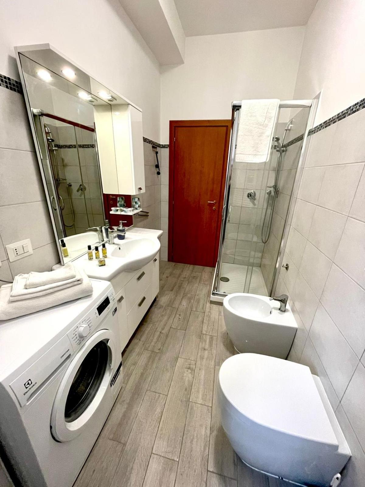 Lucens Domus Appartamento Roma Quartiere Trieste - Vicino Metro B1 - ภายนอก รูปภาพ